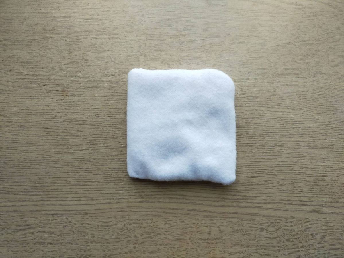 おままごとの具材。裏起毛の服で作った「食パン」。